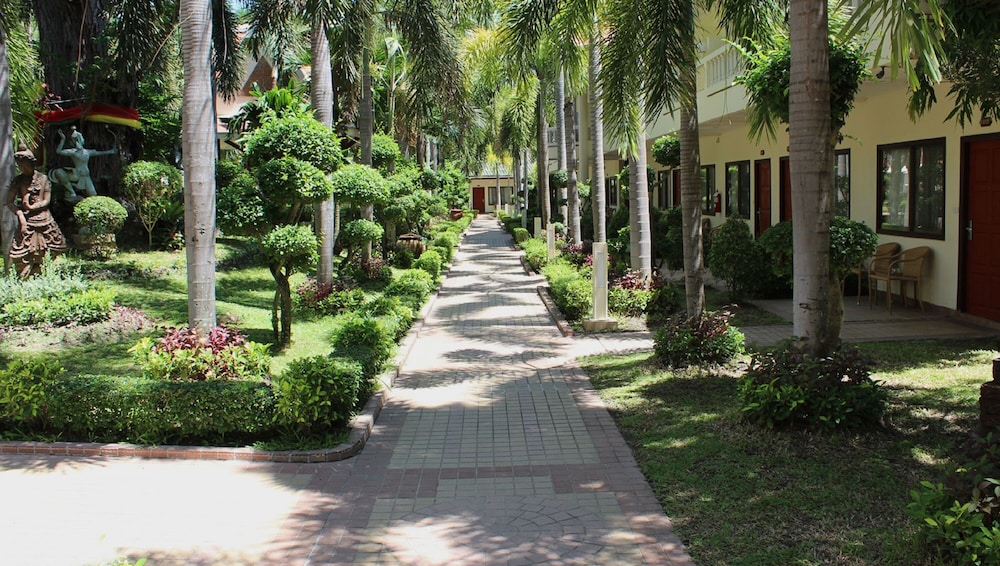 Thai Garden Resort 98/105