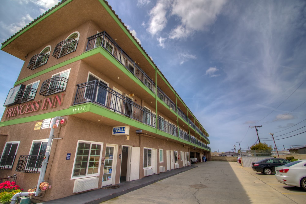 Princess Inn - Westminster / Huntington Beach 56/62