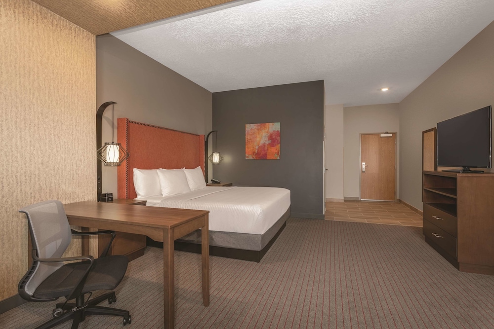 La Quinta Inn and Suites by Wyndham South Jordan 21/42