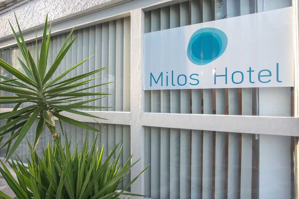 Milos Hotel 2/37