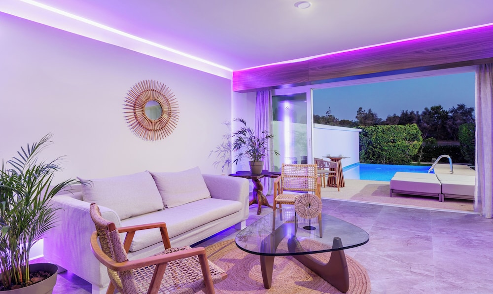 So White Club Resort 34/55