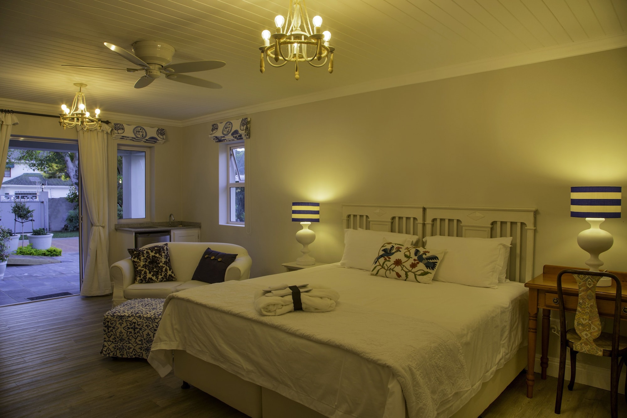 1 Bedroom, Family, Suite, 2 King Beds