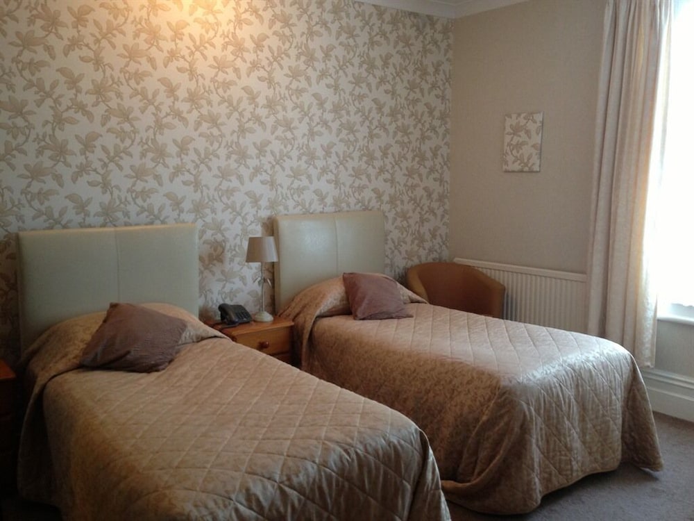 Furzedown Hotel 14/74