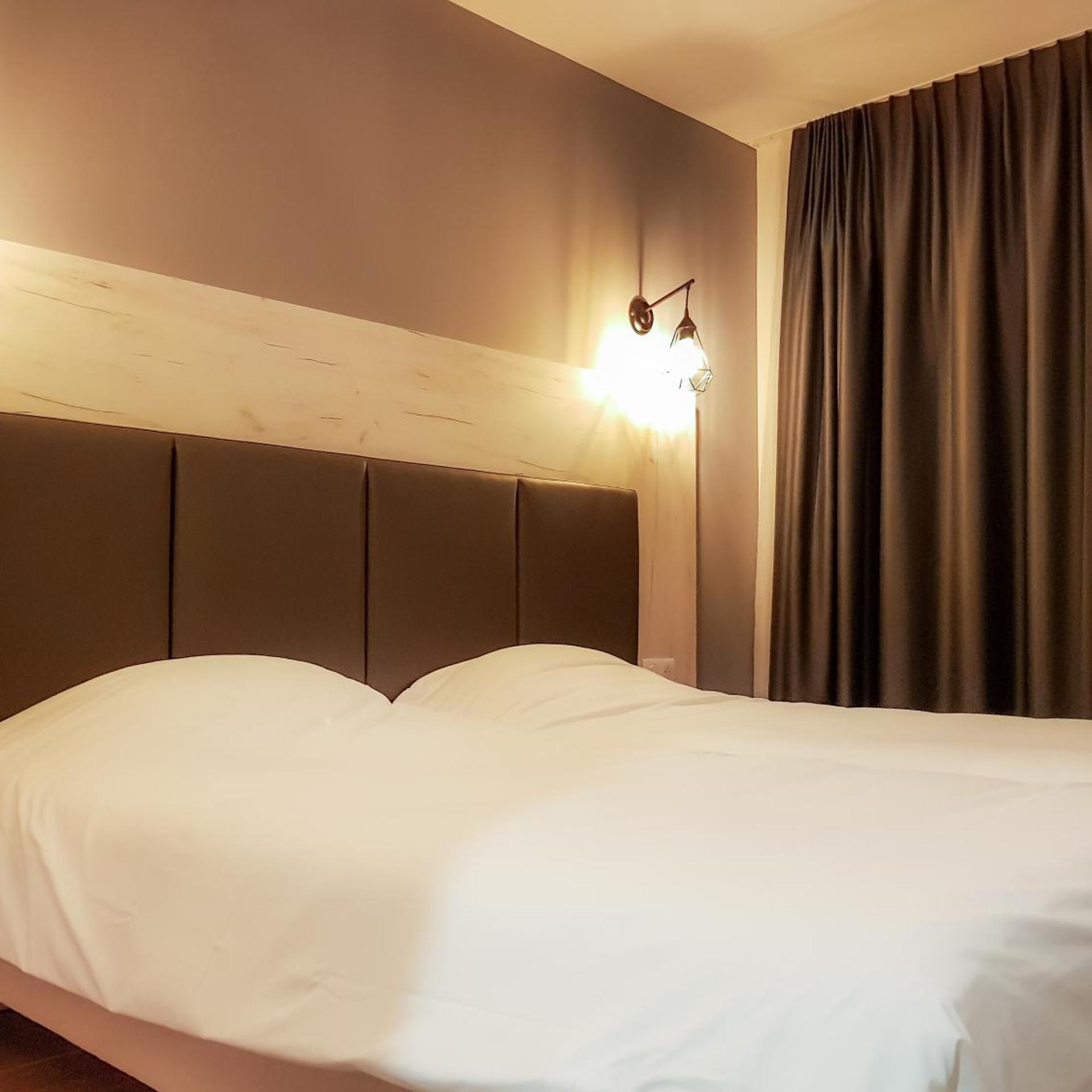 LOGIS HOTEL LE CLERMOTEL 8/21
