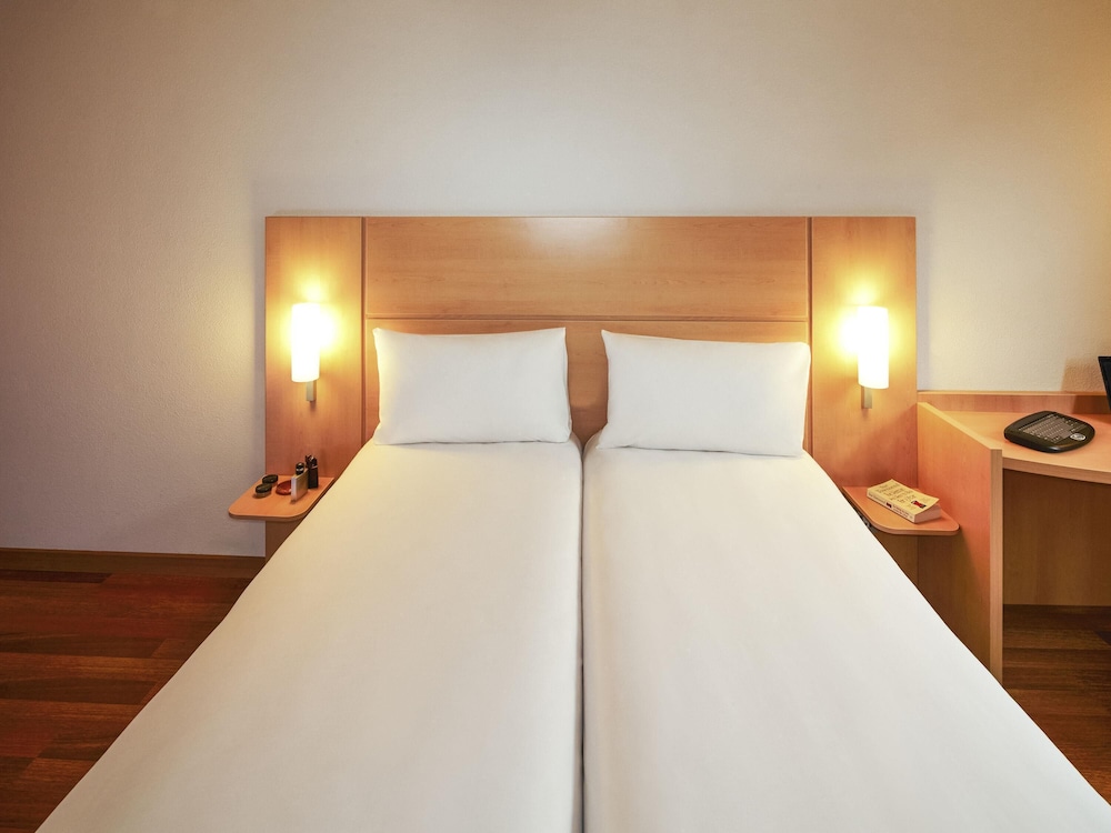 ibis London Thurrock M25 28/64