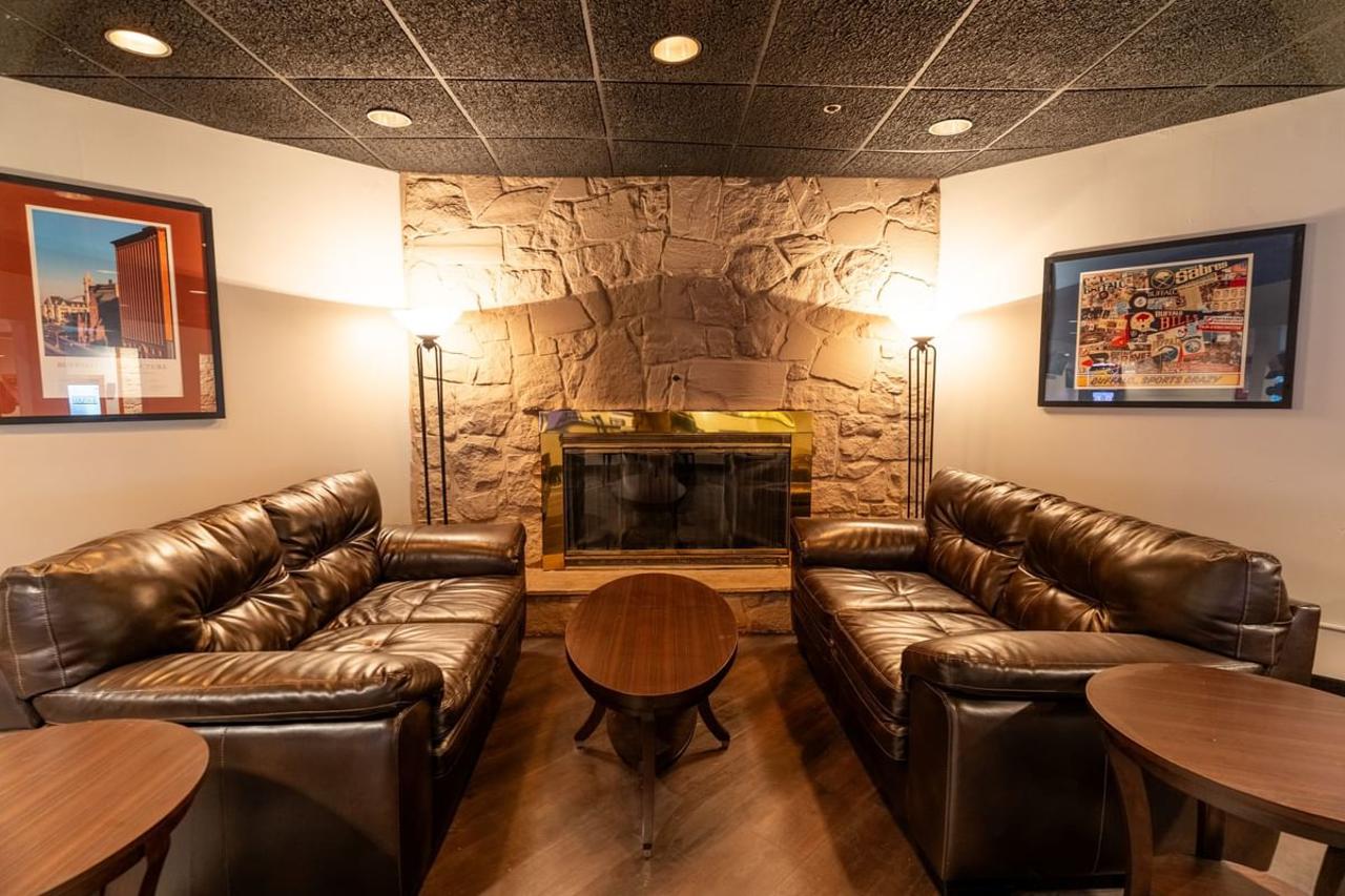 M Hotel Buffalo 25/48