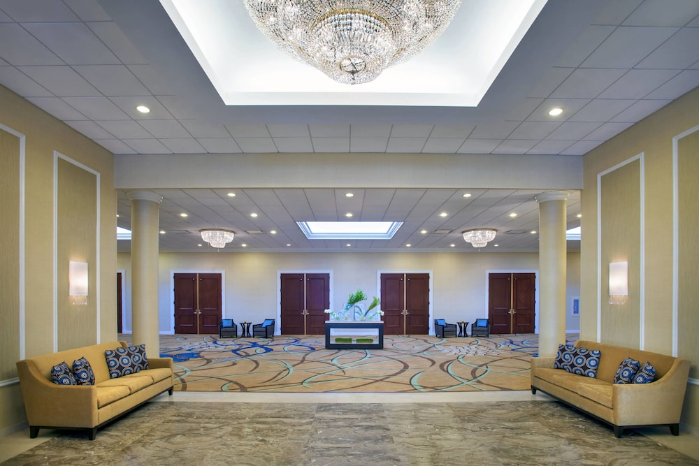 Lobby at Marriott Teaneck at Glenpointe, TEANECK - NJ