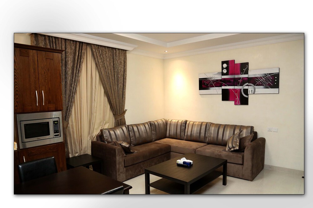 Loren Suites Al Salamah 27/50