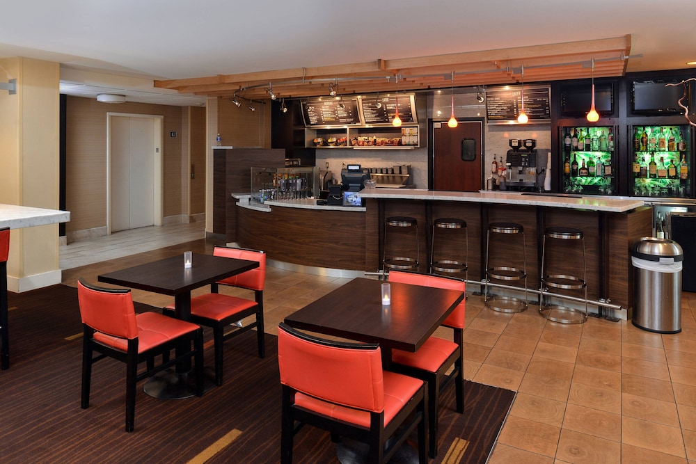 Courtyard Laredo 29/32