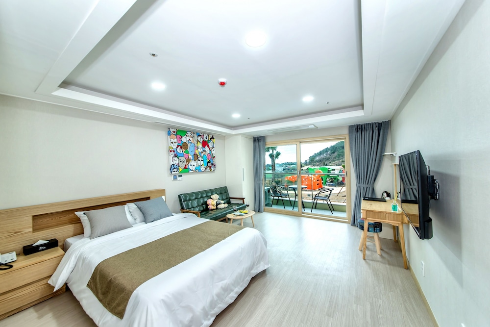 Blue Whale Resort 11/68