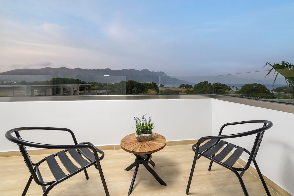 Nicolas Grand Suites 60/63