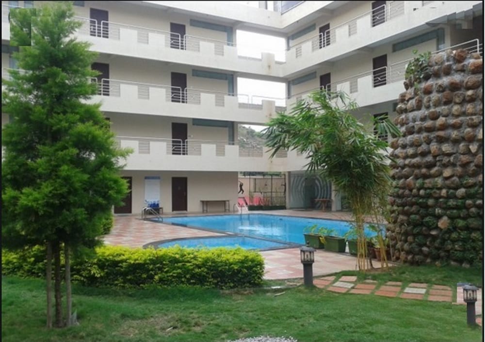 Sterling Yelagiri 54/63