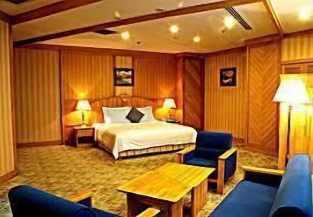 Phoenix Hotel Inner Mongolia 3/15