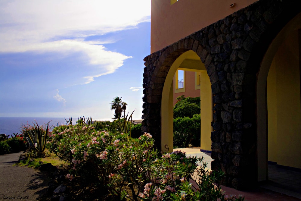 Qalea Pantelleria 35/42