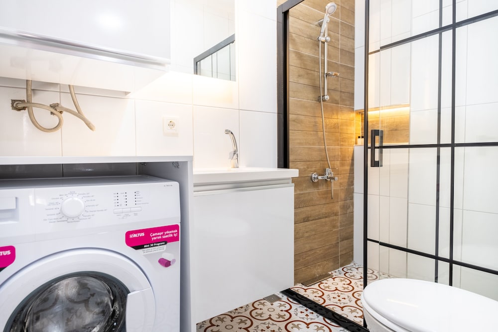 Fi Homes - Adults Only 29/31