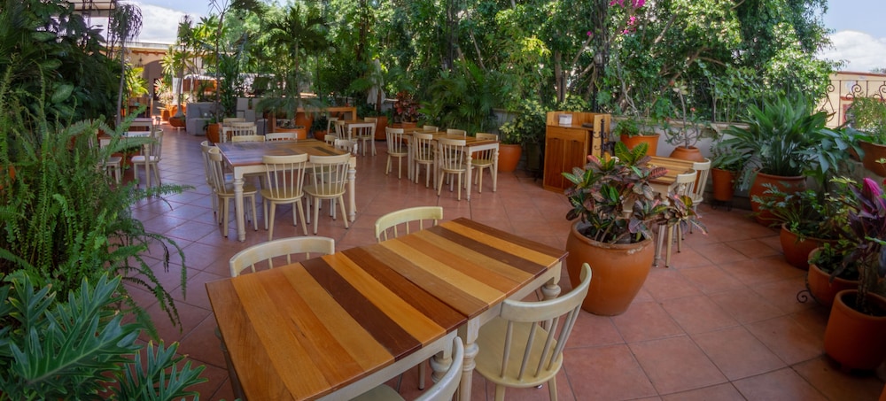 Los Pilares Hotel 6/63