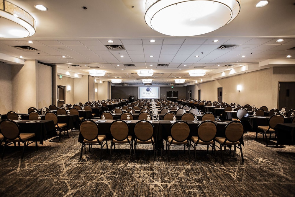 Doubletree By Hilton Roseville Minneapolis 38/40
