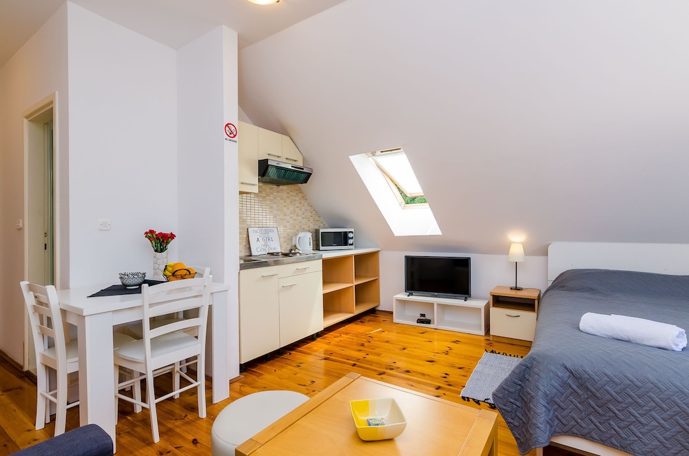 ORKA APARTMENTS 56/75