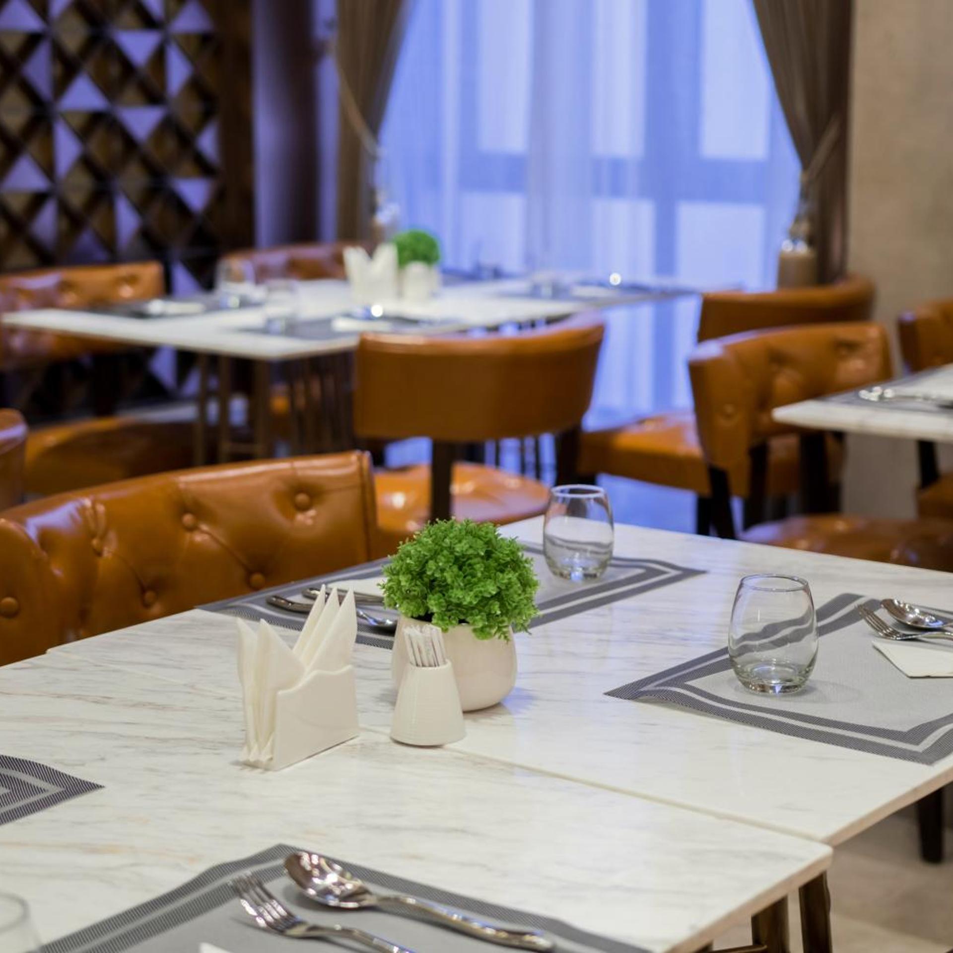 Yitel Premium (Shanghai people's Square Nanjing Road Pedestrian Street shop) 36/47