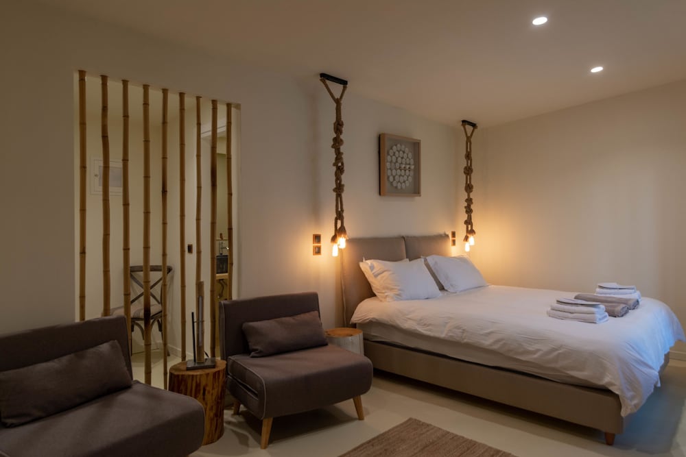 Suite, Garden View