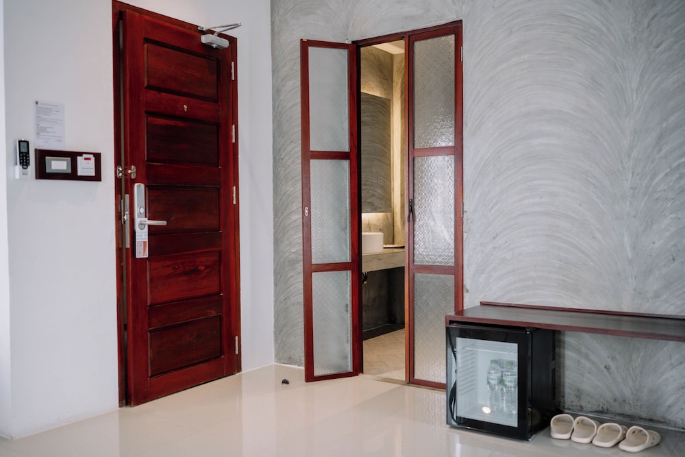 S2 Modern Boutique Hotel 10/50