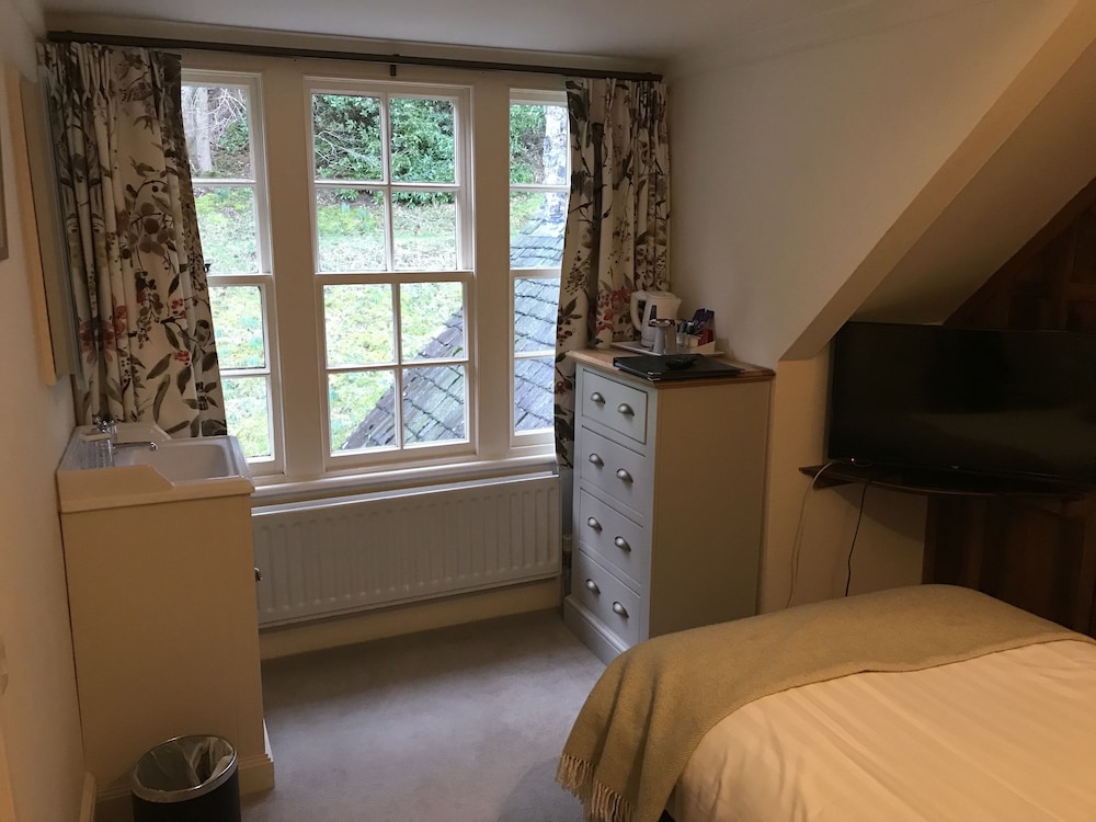 Ravenstone Manor 16/46