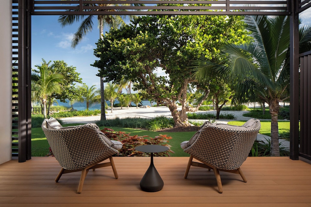 PETER ISLAND RESORT AND SPA 41/55