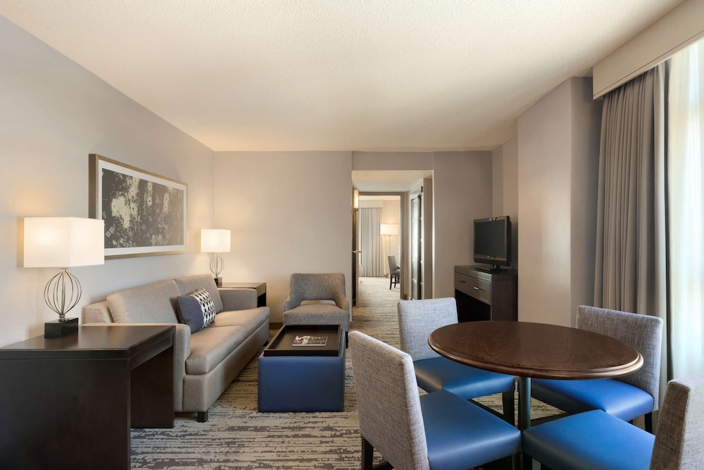 Embassy Suites by Hilton Atlanta at Centennial Olympic Park 26/69