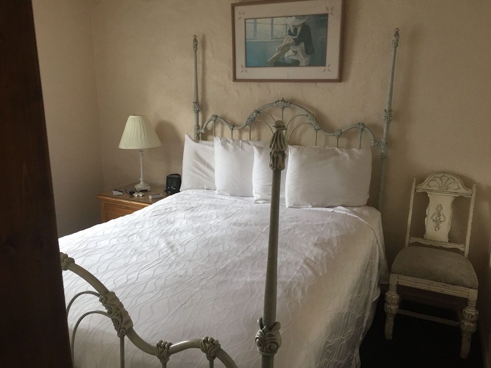Seacrest Inn 7/42