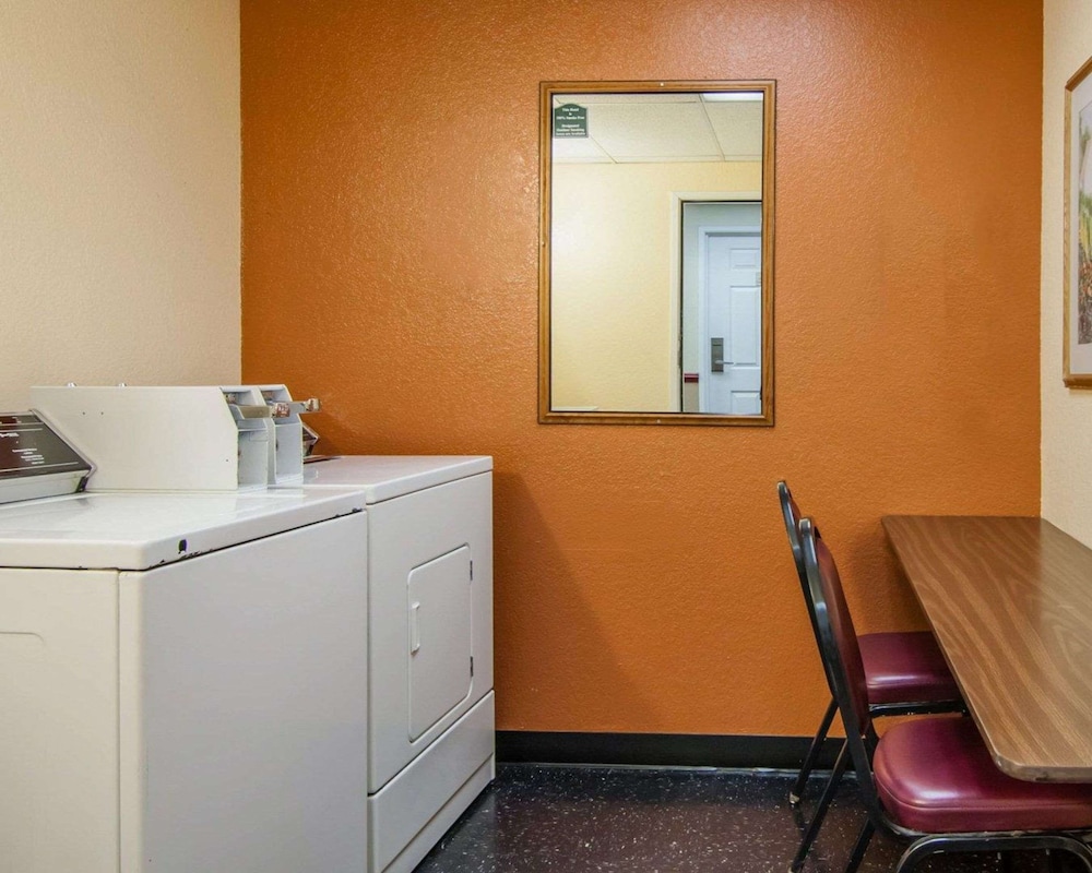 Quality Inn and Suites Medford Airport 28/51