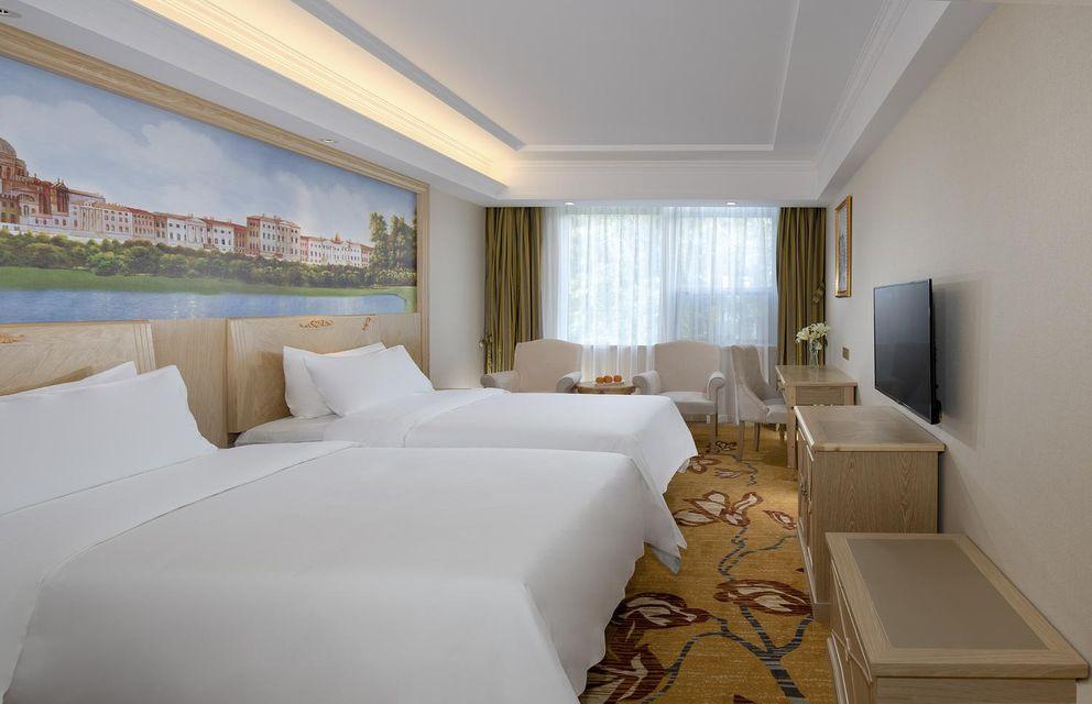 Business, Twin Beds