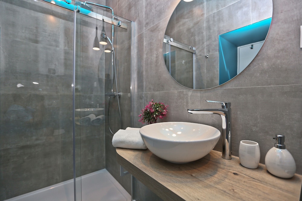 Riva Luxury Rooms 67/79