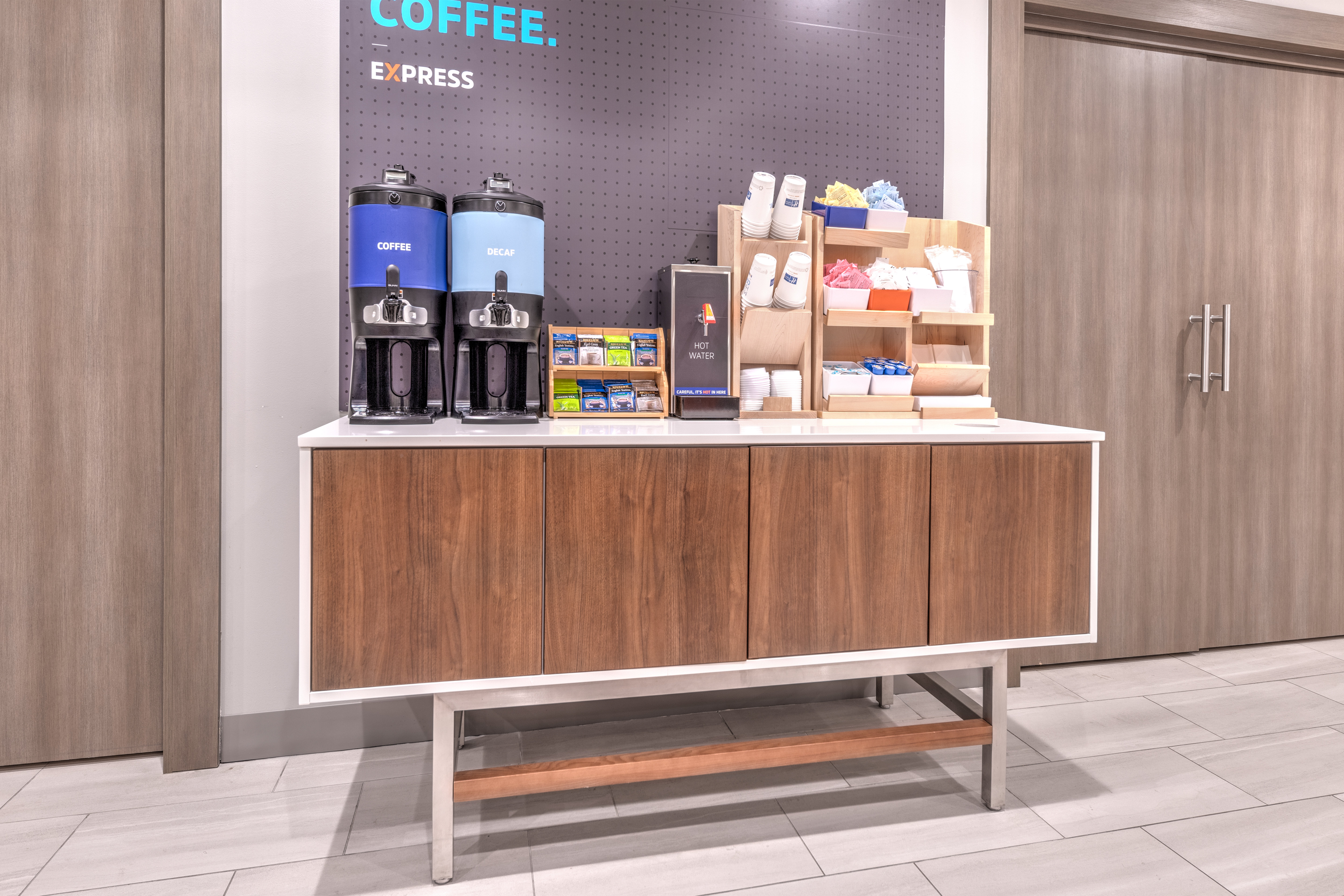 Holiday Inn Express & Suites Austin Airport East 11/44