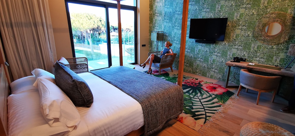 Hotel Tropical Gava Mar 3/50