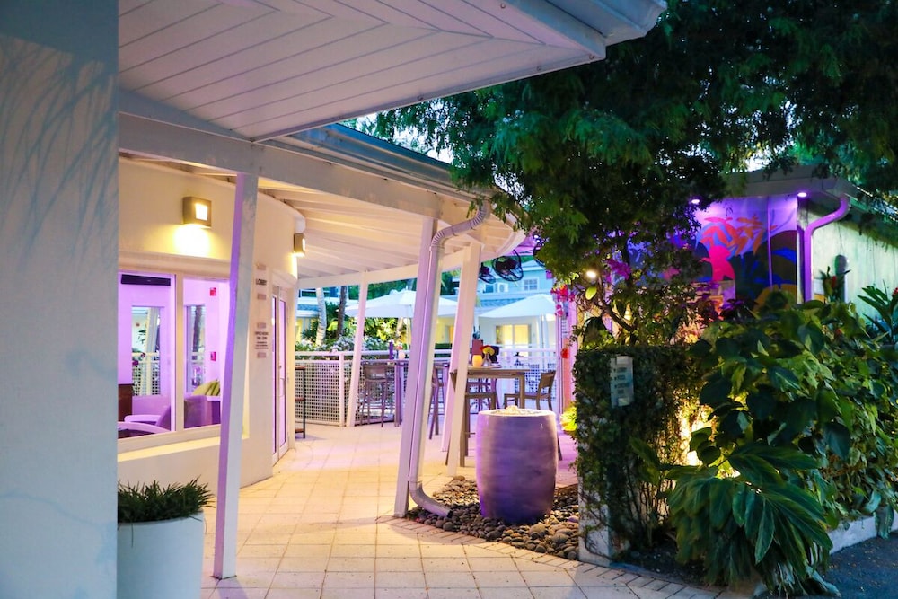 Orchid Key Inn 5/67