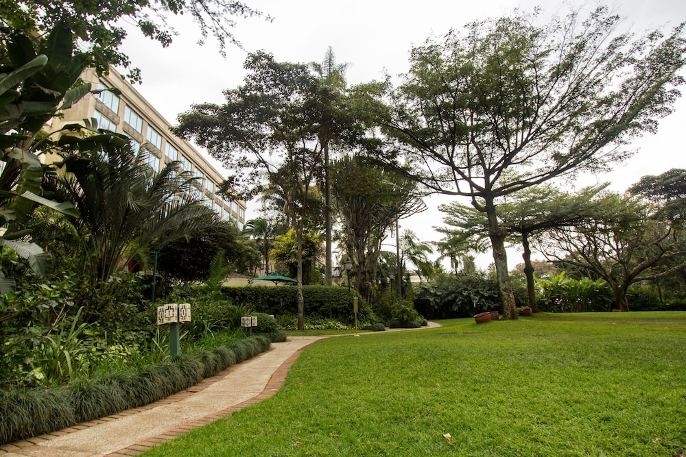Nairobi Serena Hotel 77/82