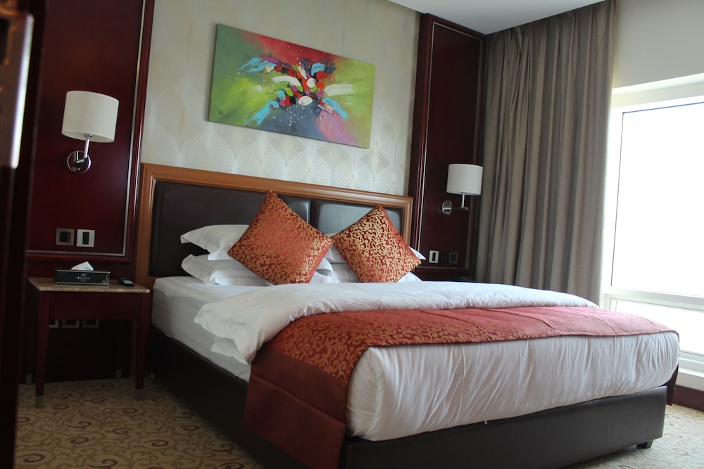 Velvet Hotel 12/54