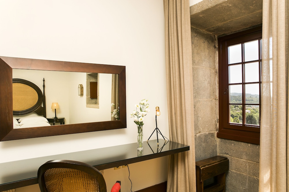 Pousada Mosteiro De Guimaraes - Monument Hotel 50/50
