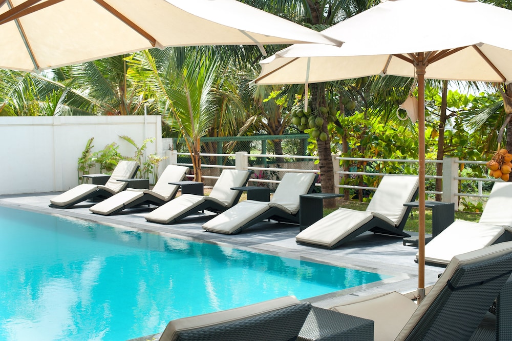 The Beach - All Suite Hotel 49/50