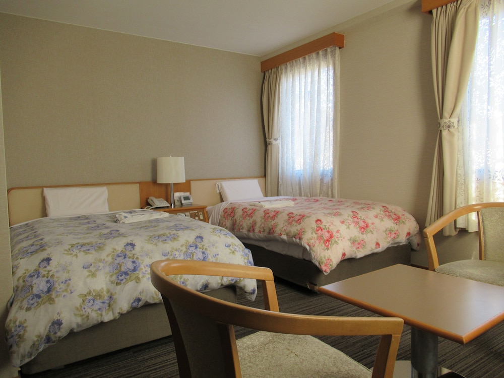 Center Hotel Mihara 12/69
