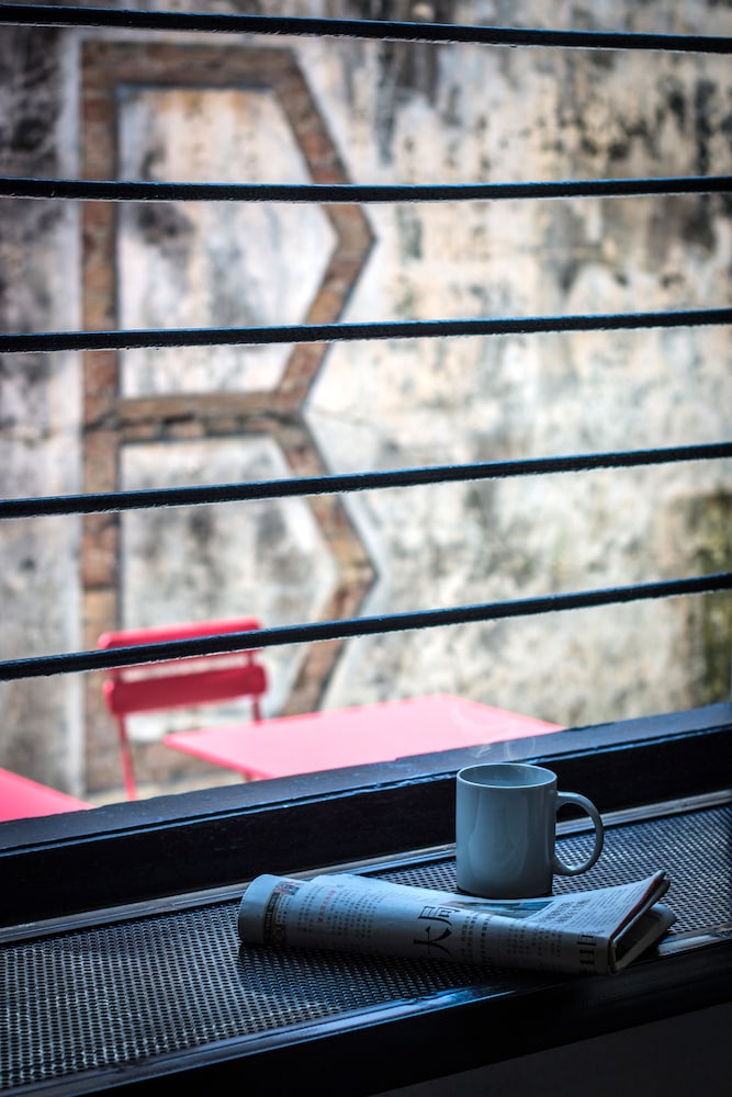 The Brownstone Hostel & Space 3/50