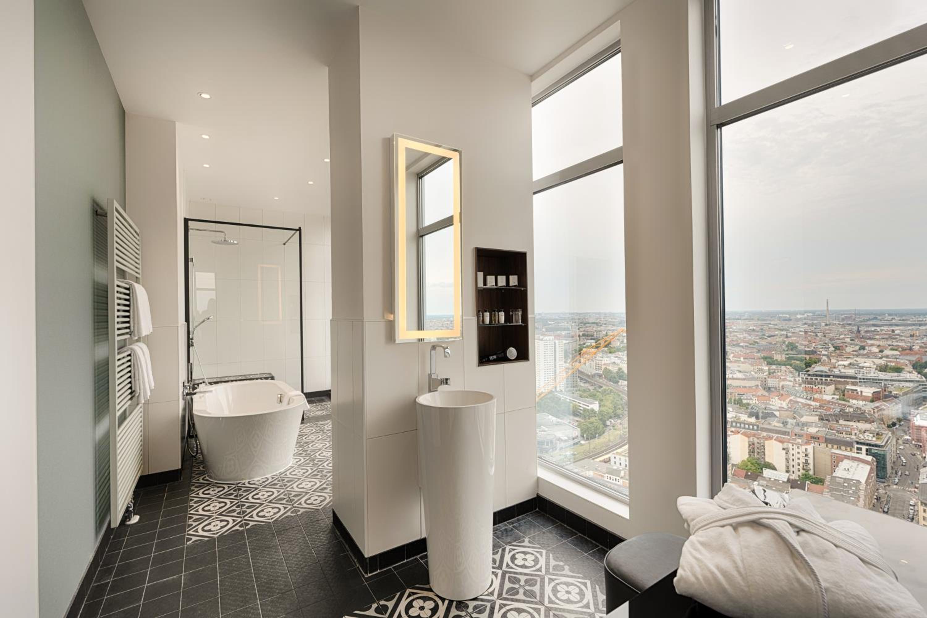 Sky, Suite, Sofa 5/5