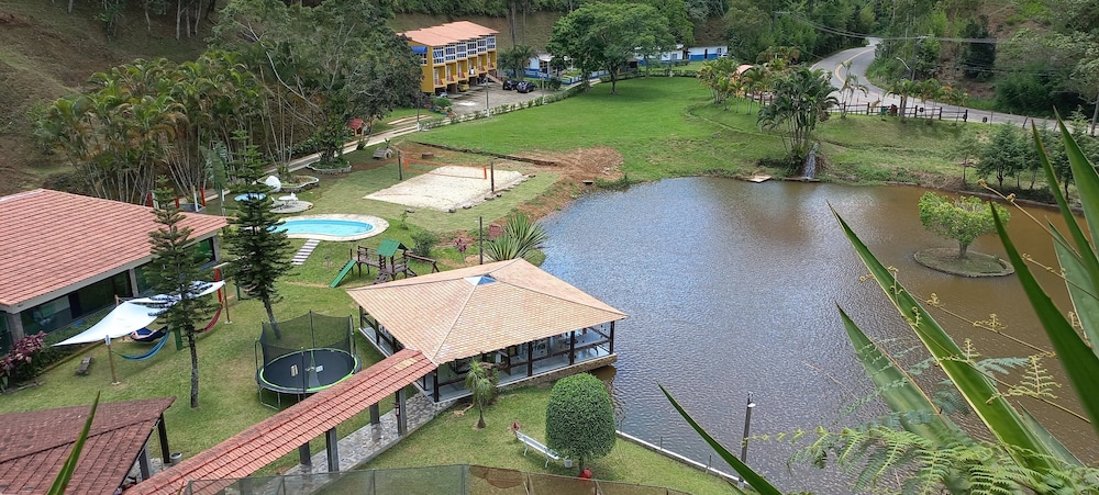 Hotel Fazenda Bonanza 18/24