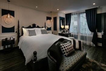 Suite, King and Twin Beds