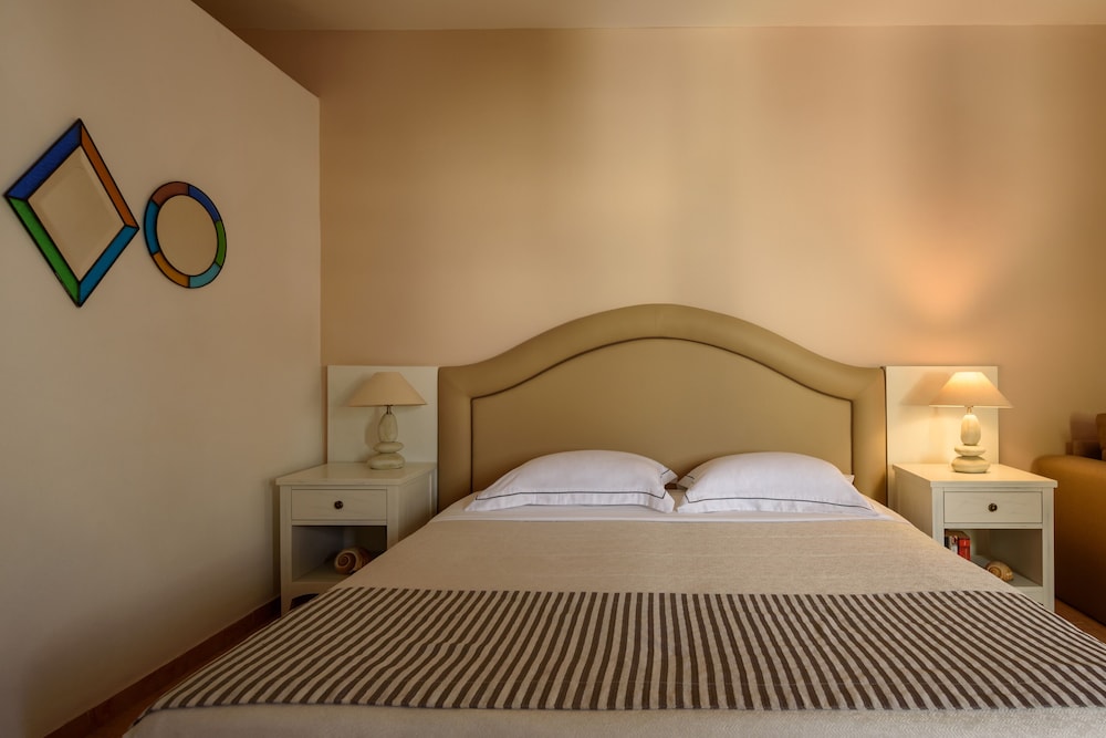 Scorpios Beach Hotel 23/63