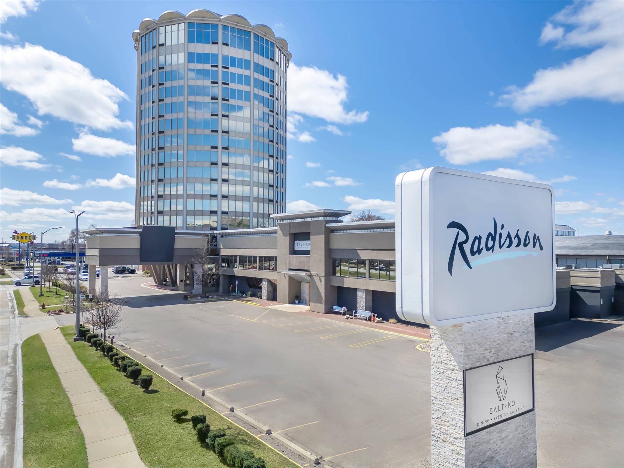 Radisson Hotel Southfield-Detroit 7/53