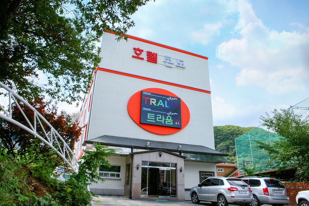 Traum Hotel &amp; Condo 3/55