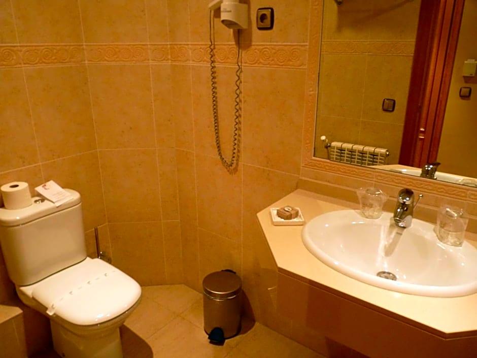 Petit Hotel 38/41