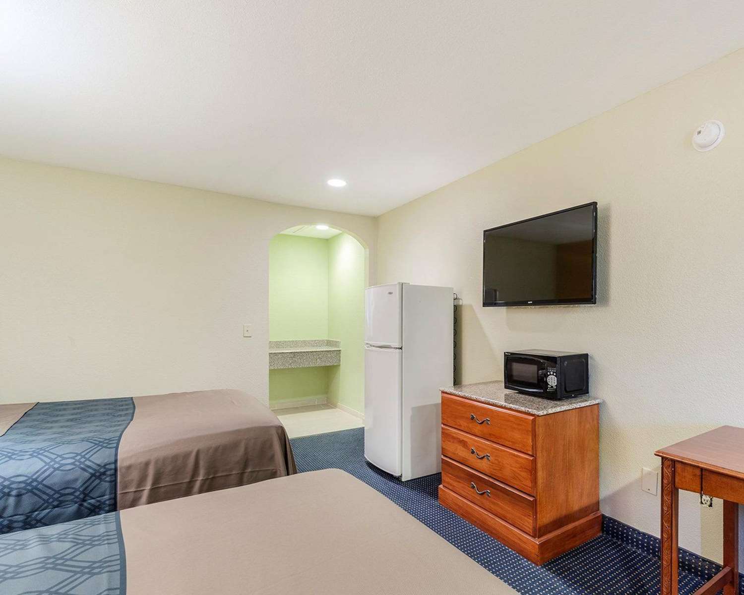 Rodeway Inn South Houston, TX 27/31