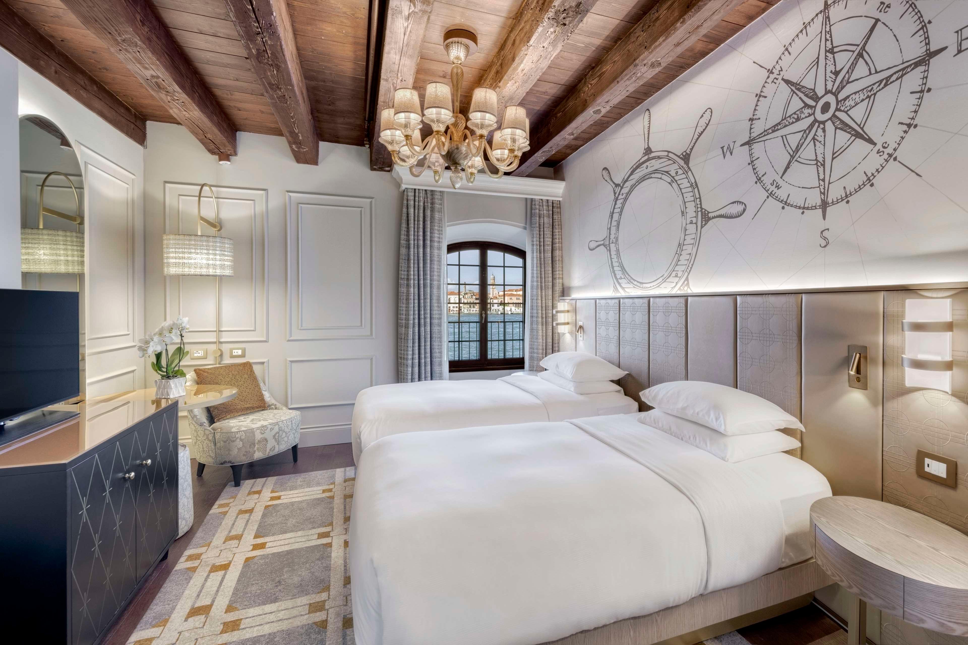 Venice, Molino, Executive, Twin Beds, with View